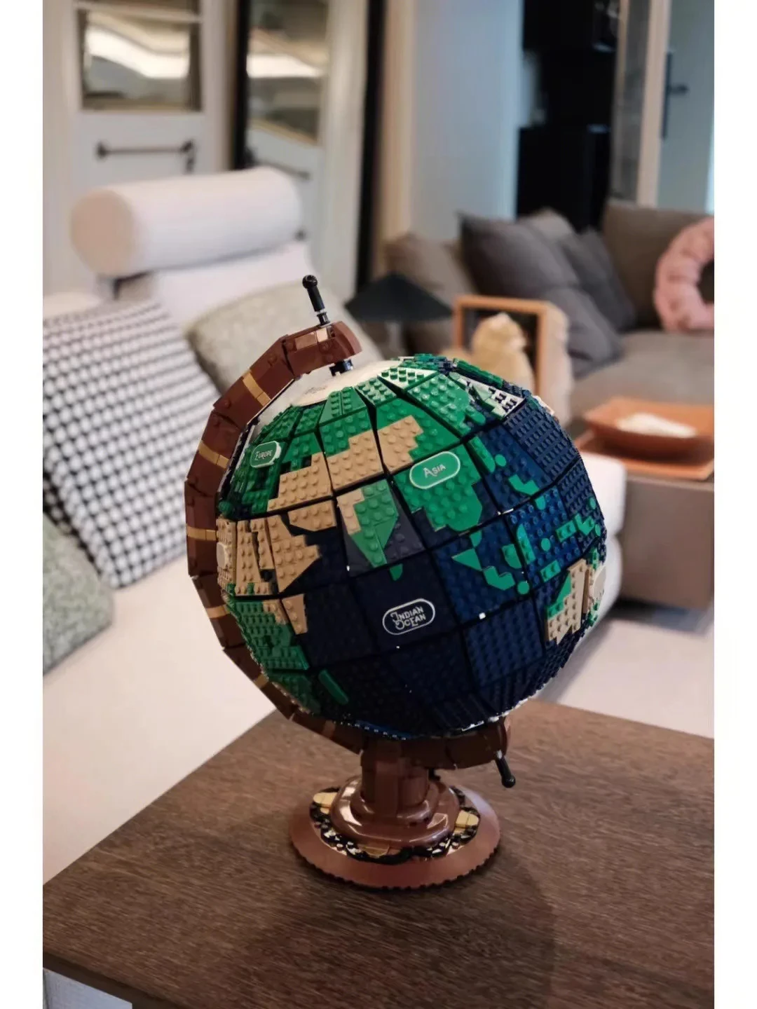 

VOCKOONew creative series mechanical group globe model building blocks 2585PCS difficult Puzzle assembling toy boy birthday gift