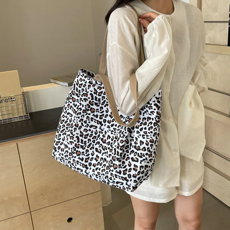 

Ladies's Hand Bag Korean Leopard Versatile Personalized Canvas Large Capacity Portable High-quality Luxury Brand New Tote Bag