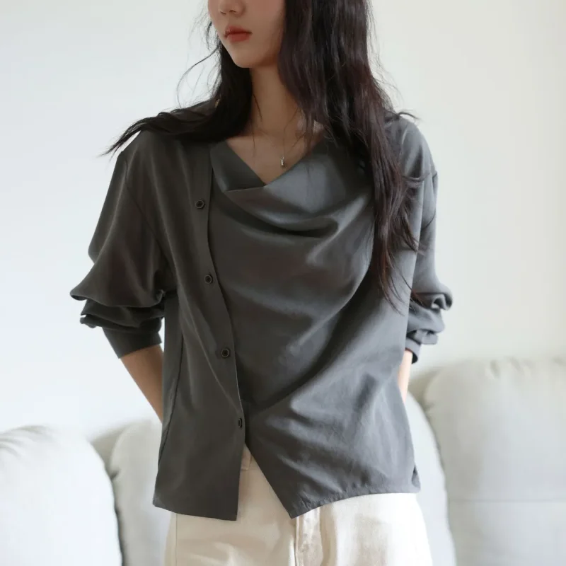 

Women's Gray Asymmetric Cowl Neck Blouse Long Sleeve Button Decor Loose Top