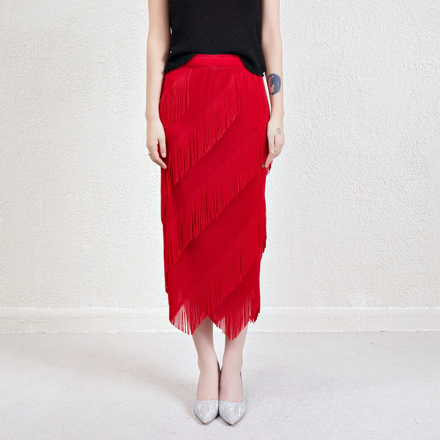 

Midi Skirts For Women 2024 Spring Summer New Fashion Tassels Stretch Miyake Pleated Butt-Hugging Elegant Mid-Calf Length Skirt