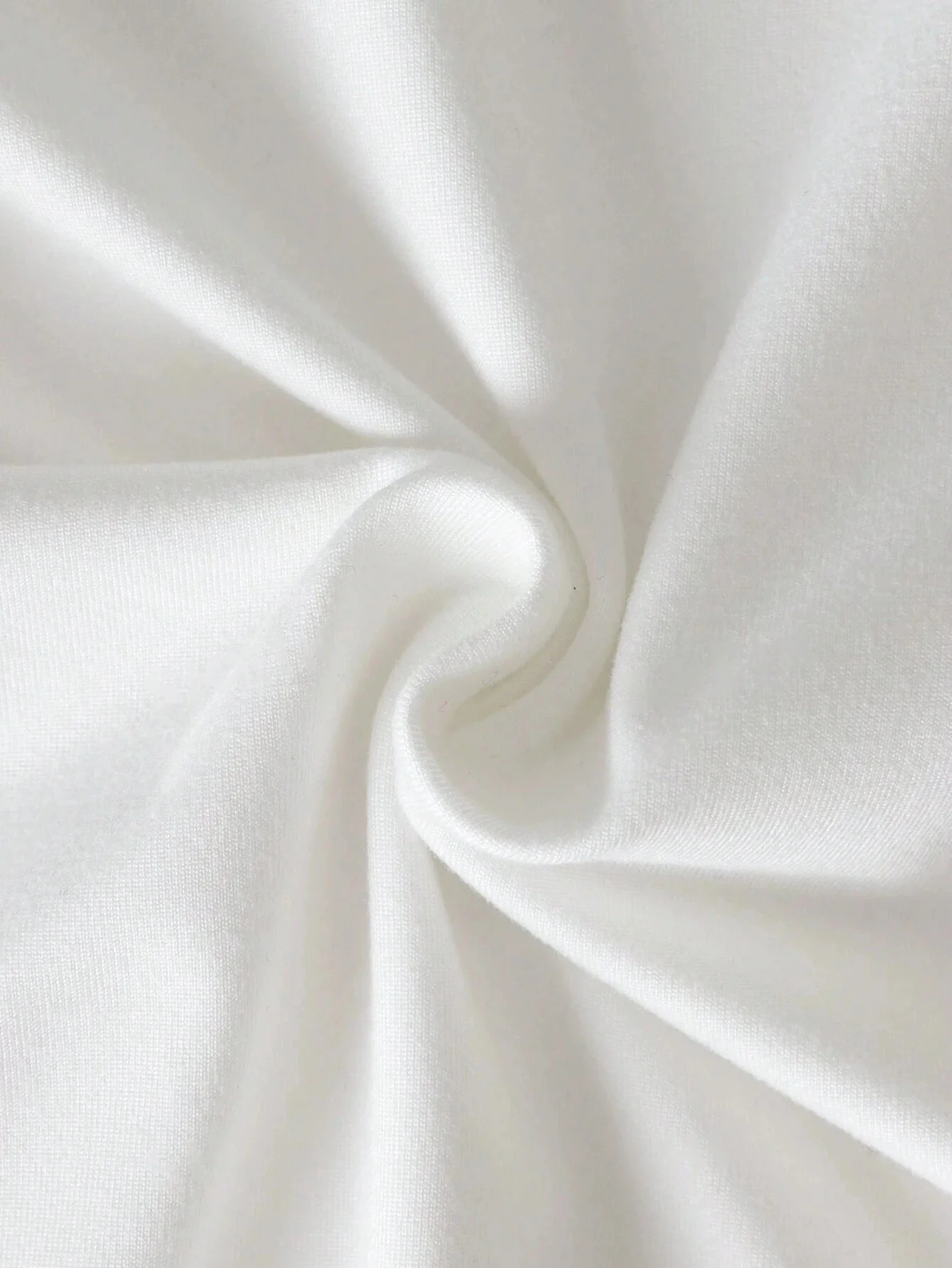 レディース カラフル レタープリント カジュアル Tシャツ - 「神は彼女の中にいる」インスピレーションを与えるデザイン、半袖クルーネック、軽量