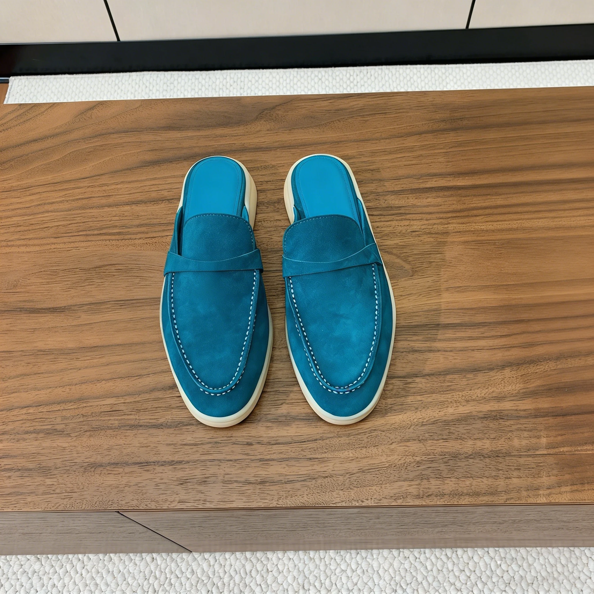 

High-End Fashionable Sheepskin Comfortable Unisex Casual Shoes Stylish Leather Footwear for Men And Women