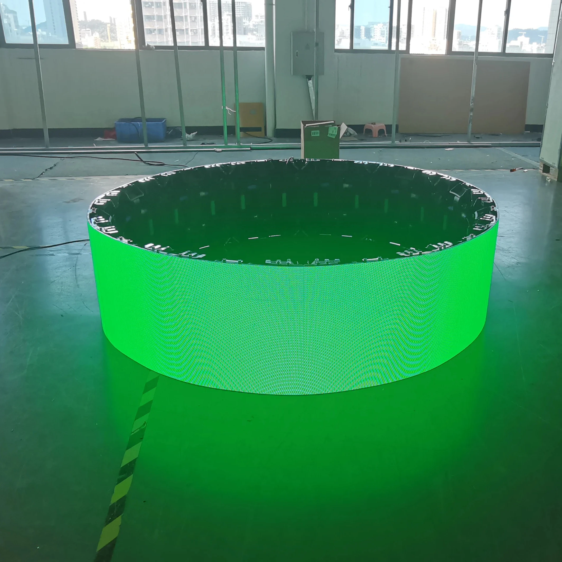 Signage LED P3 P2.5 Flexible  Screen Cylindrical  Display Round Shape Soft Column Curved  Wall Screen