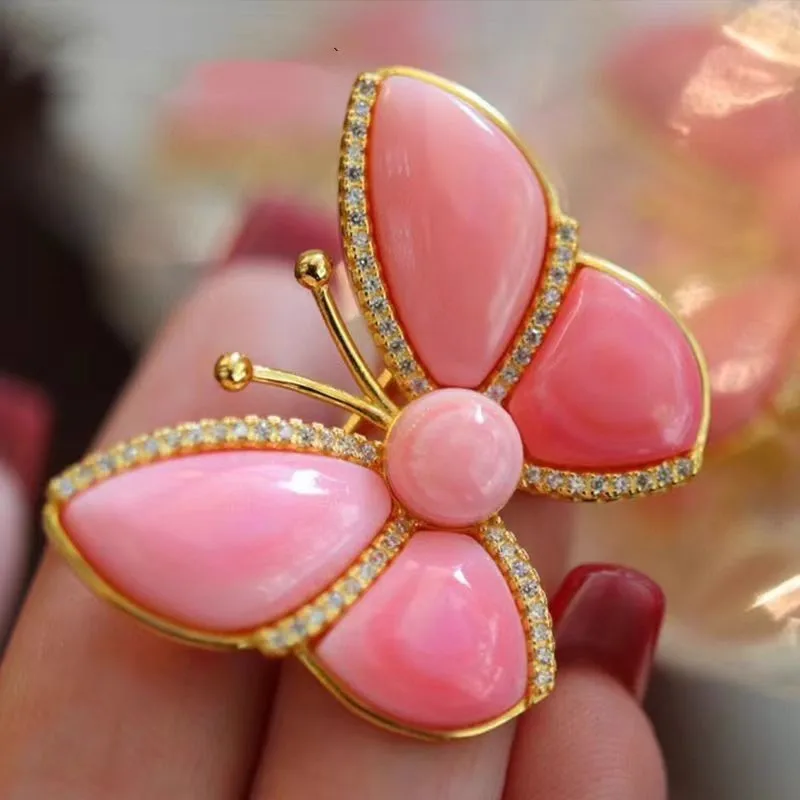 

ZOCA Natural Queen Pearl Conch Pink Sweet Butterfly Brooch For Women Jewelry Brooch Luxury Designer Party Pins Gift