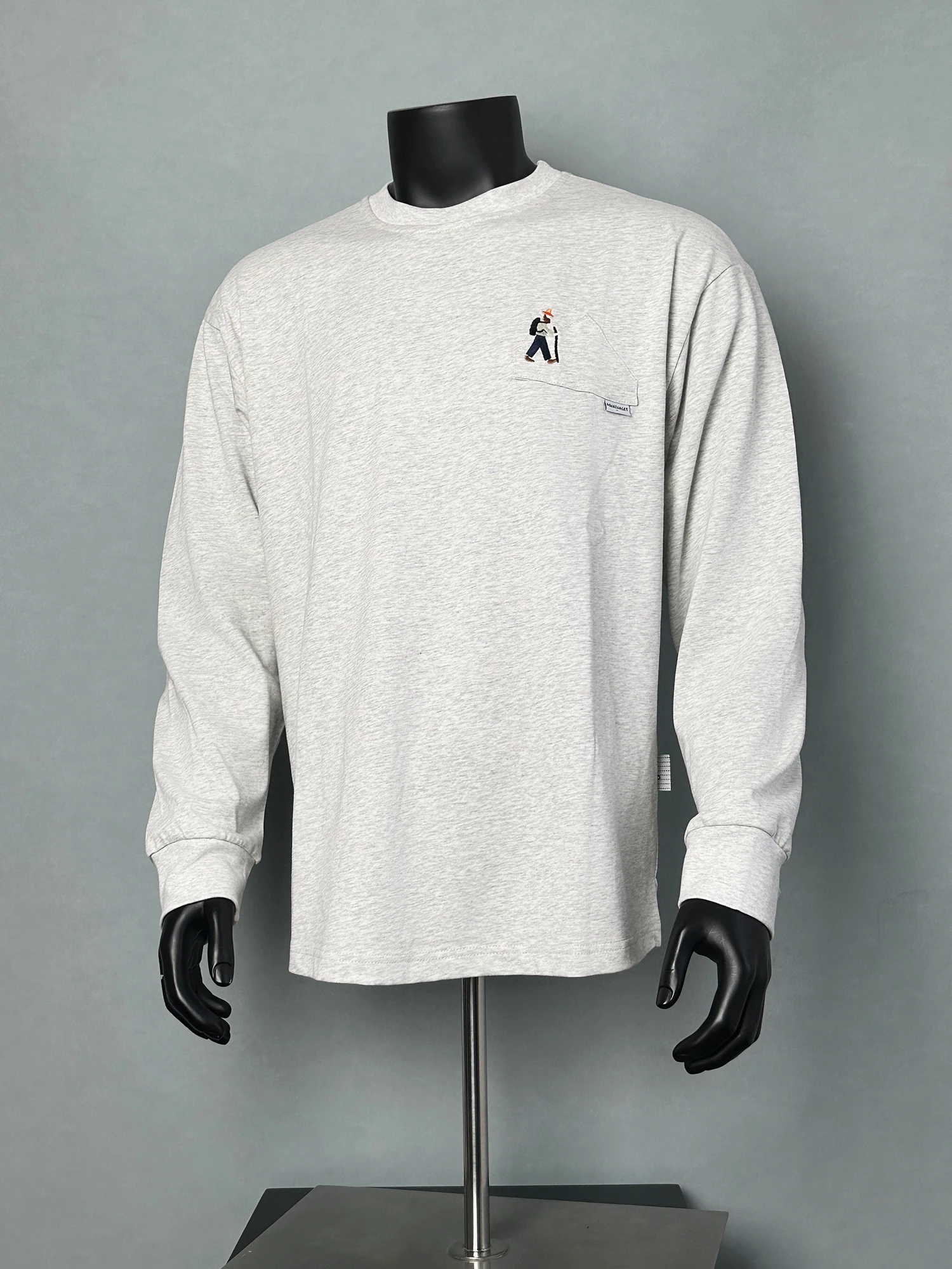 

Loose Fit Long Sve round Ne T-irt Embroidered Cartoon Character Casual Breathable Spring Faionable Streetwear for Youth