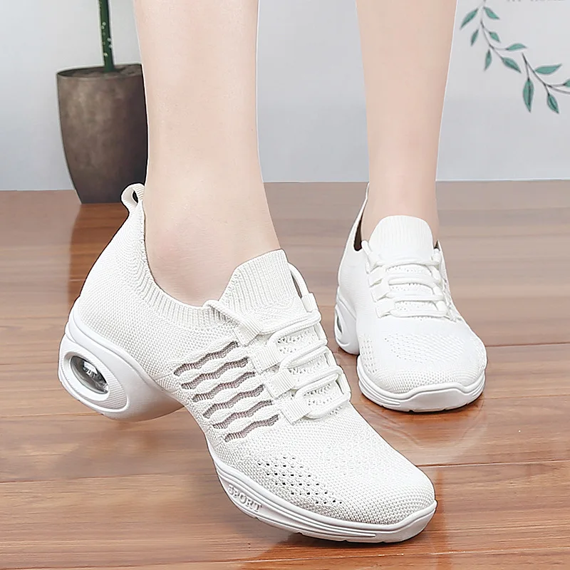 2023 New Soft Outsole Breathing Dance Shoes Sneakers da ballo sportive in rete da donna Jazz Hip Hop Shoes scarpe da ballo da donna