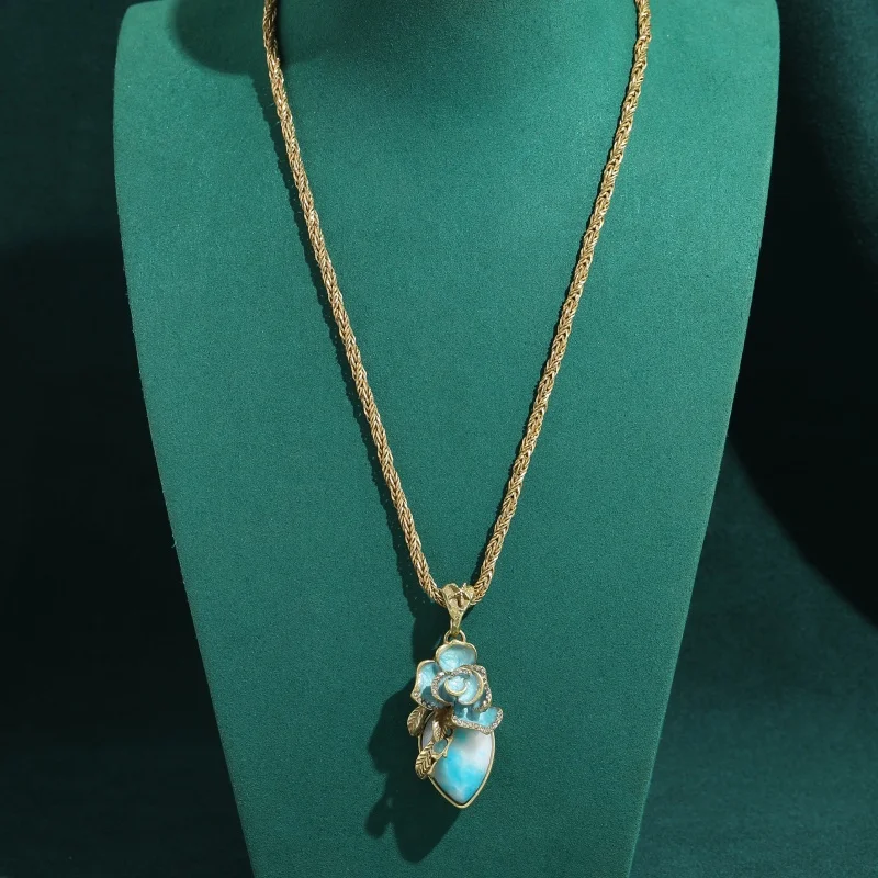

Vintage Blue Flower Pendent Necklaces Gold Color Woman Enamel 2026 Classic Elegant Accessories Bohemia Jewelry Brand 2026 Trends