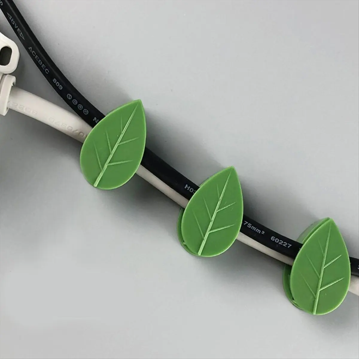 2025 New+ Plant Climbing Wall Fixtures Leaf Type Fixtures Vine Clamps Quick Pull Molding