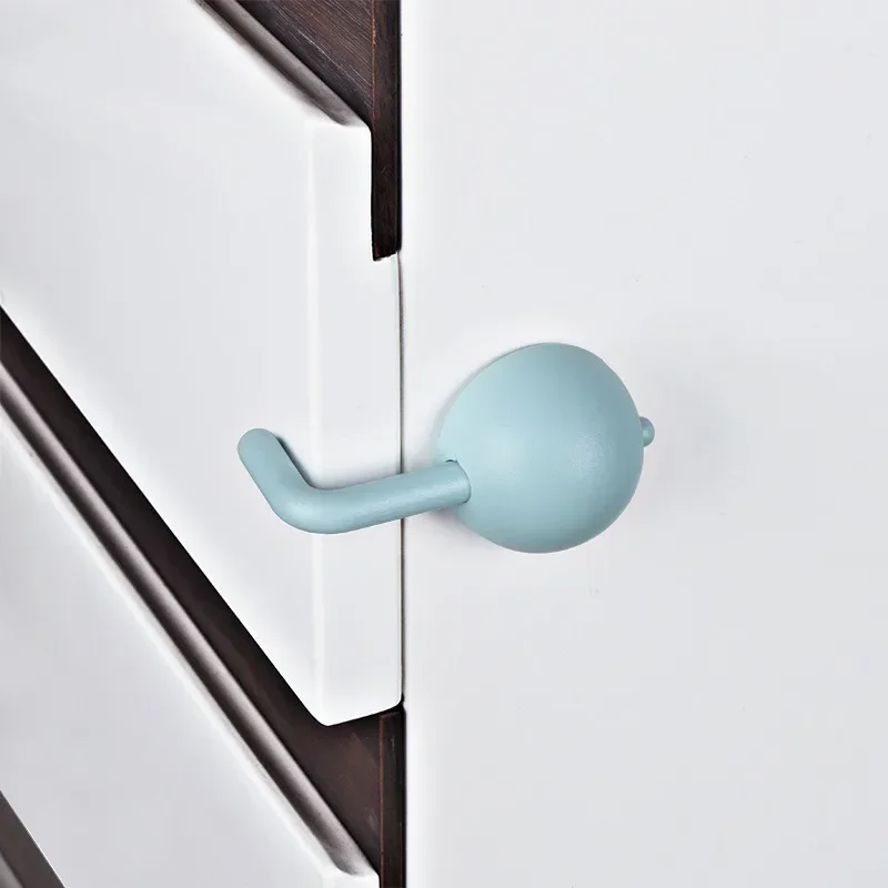 1pcs Baby Safety Lock Anti-Pinch Hand Children Safety Multifunctional Cabinet Door Drawer Locks Security Refrigerator Buckle