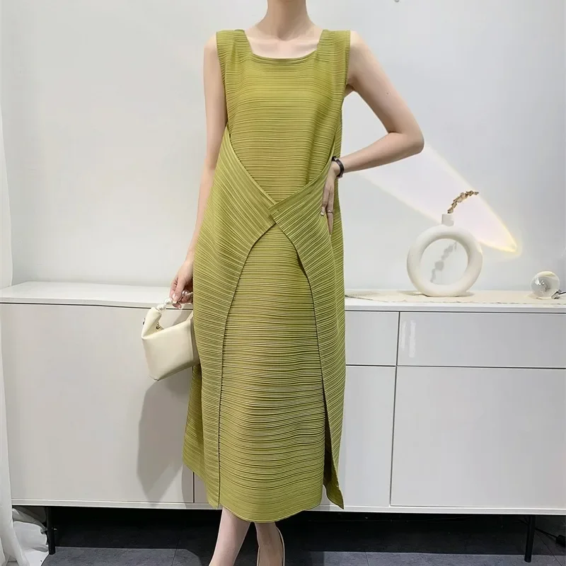 

Miyake Pleated Dress Women's Straight Tube Loose Plus Size Fashionable Design Sleeveless Splicing Medium Length Dress