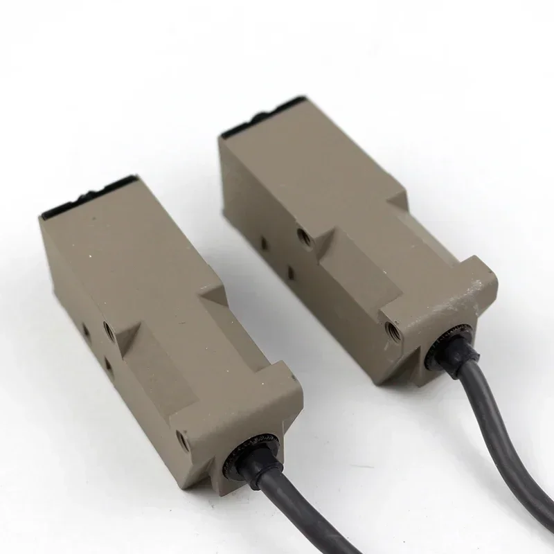 E3S-CT61 Long Distance Photoelectric Sensor Has Excellent Water Resistance Oil Resistance and Impact Resistance to Achieve