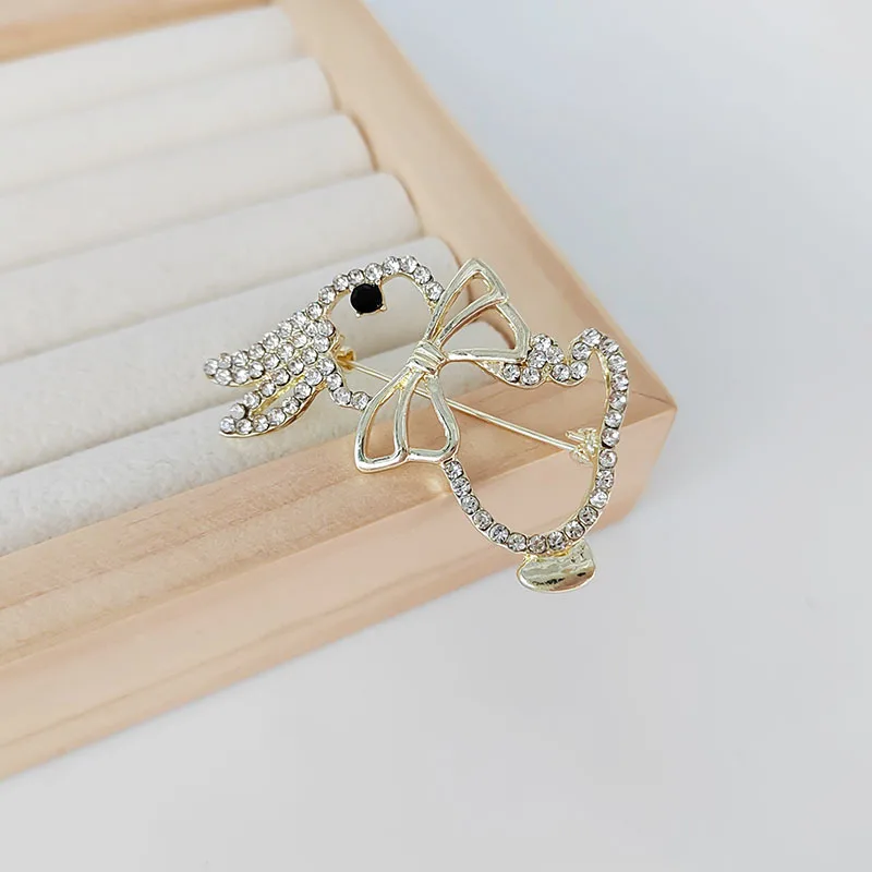 lovely rabbit gold plated brooches for women animal corsage buckle clothing party accessories