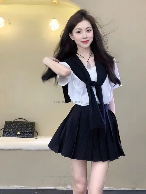 Abito scolastico in vita uniforme per le donne Abito estivo nuovo stile collegiale Set da tre pezzi Set gonna quotidiana alla moda da donna