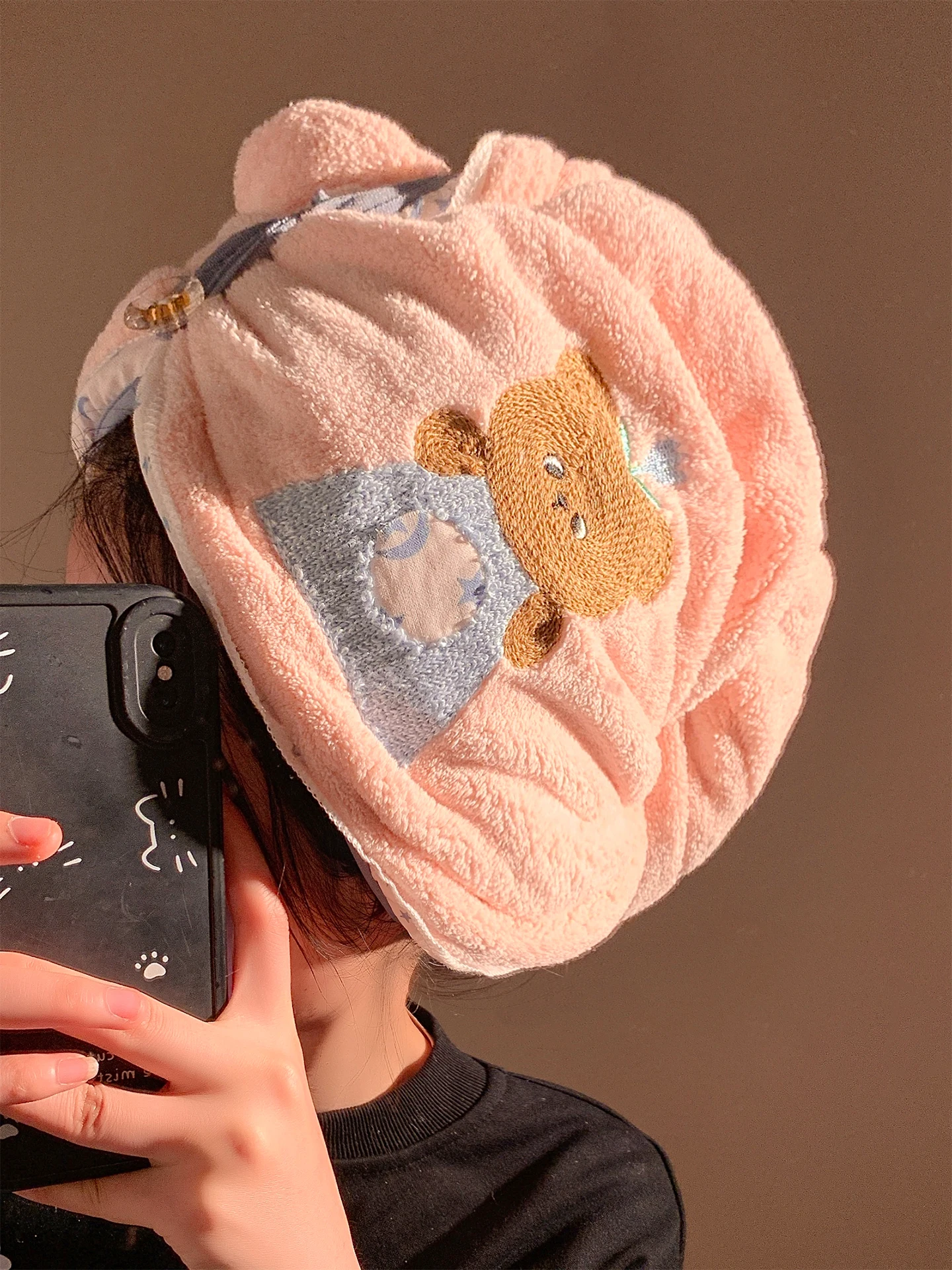 touca-de-secagem-de-cabelo-urso-fofo-engrossada-super-absorvente-de-secagem-rapida-para-mulheres-e-estudantes-modelo-novo-2026