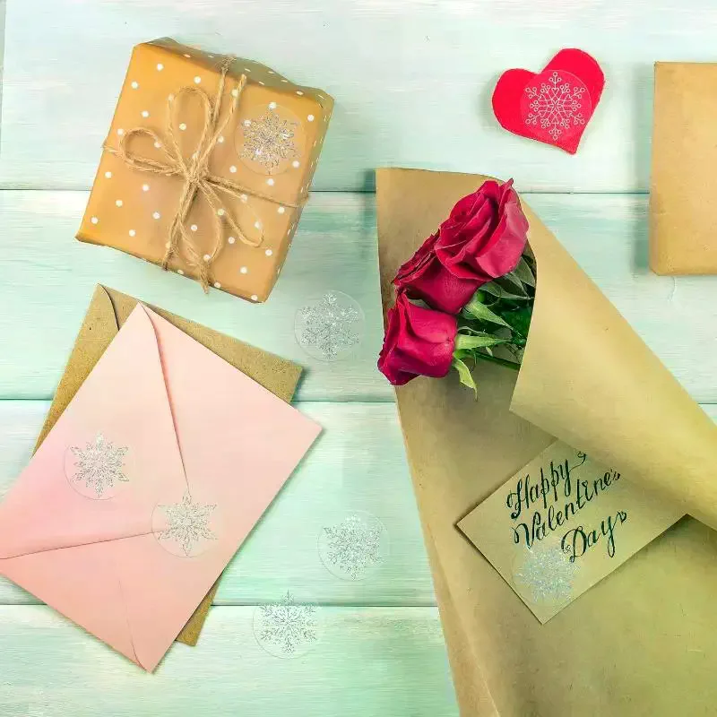 500 ورقة/لفة ملصقات رقاقات الثلج الشفافة ملصقات عيد الميلاد للأطفال هدية الخبز حزمة المغلف ديكور القرطاسية