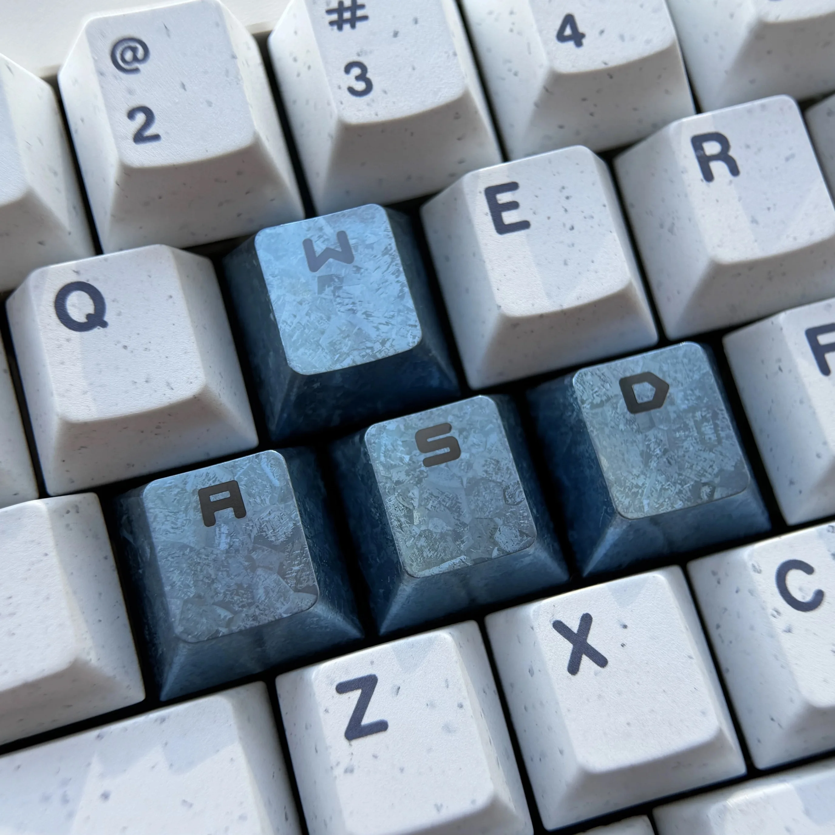 Titanium Dimension WASD Keycaps, Colorful Titanium Alloy Keycaps, Customized Metal Single Keycaps with Personality.