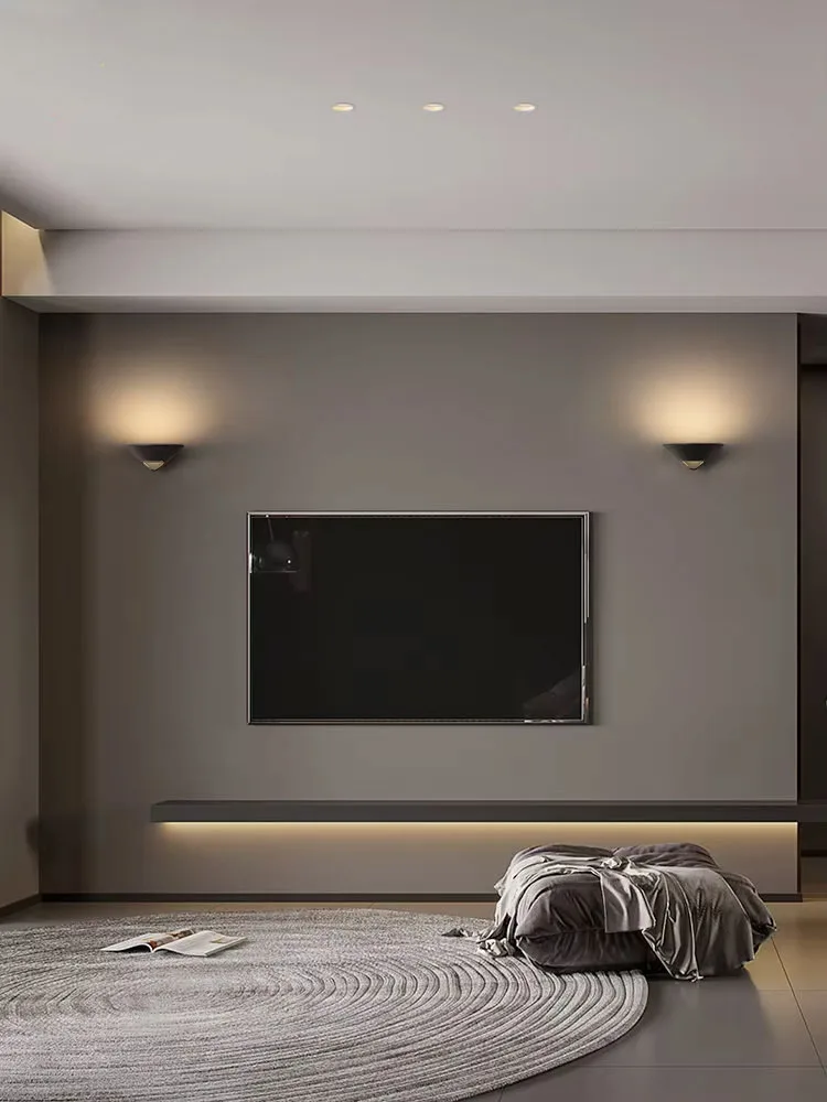 Индивидуальный простой современный фон, черный/белый настенный светильник для спальни, прикроватное светодиодное освещение для внутреннего освещения для гостиной/модели комнаты, дивана, балкона, бара