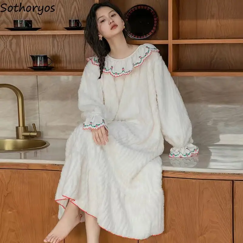 

Sweet Nightgowns Women Solid Floral Embroidery Leisure Loose Coral Fleece Plus Velvet Thicker Warm Mid-calf Bedroom Sleepwear