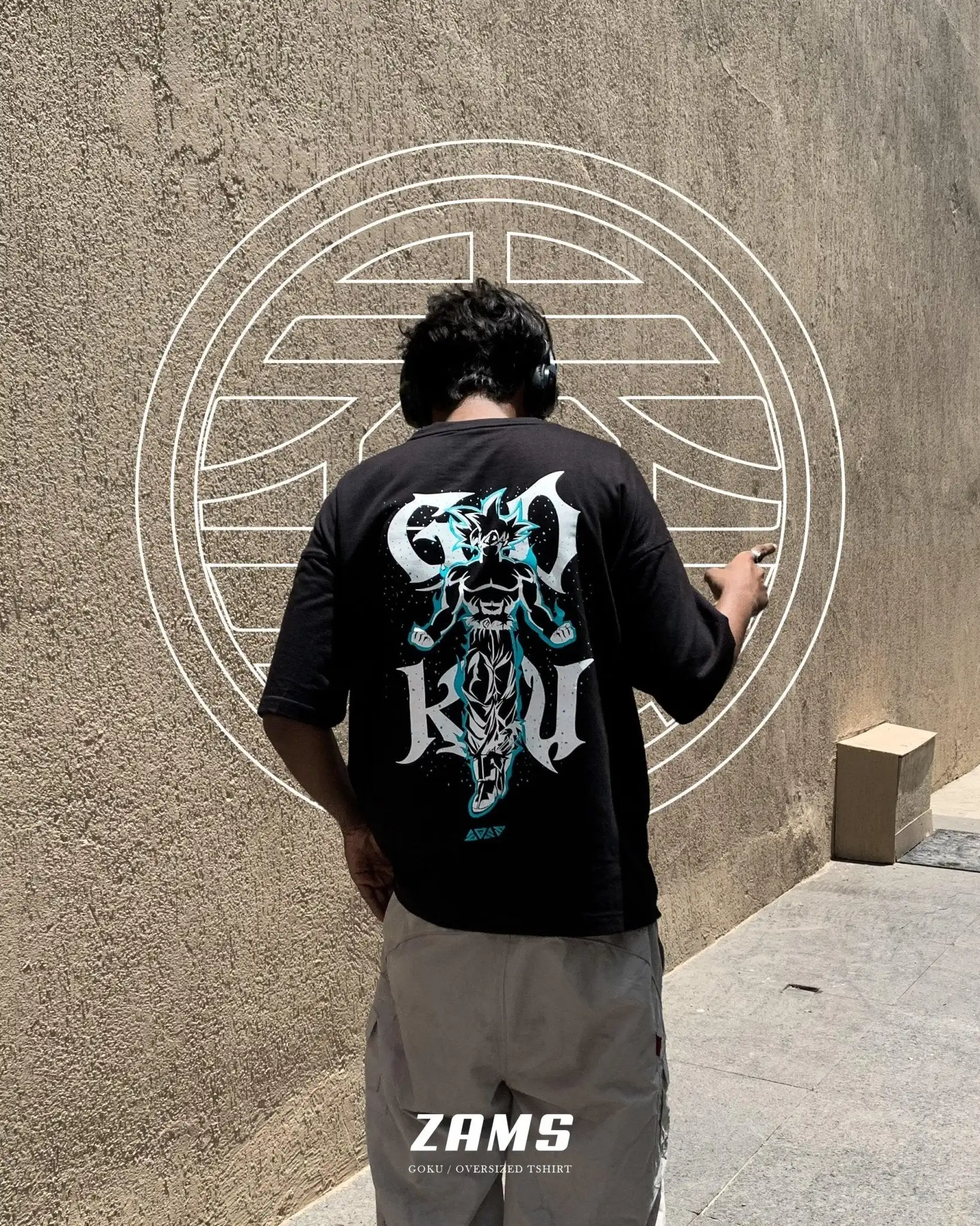 تي شيرت قطني فضفاض من Dragon Ball Z Goku للرجال 2025 ملابس صيفية مطبوعة باللون الأسود ملابس صيفية غير رسمية