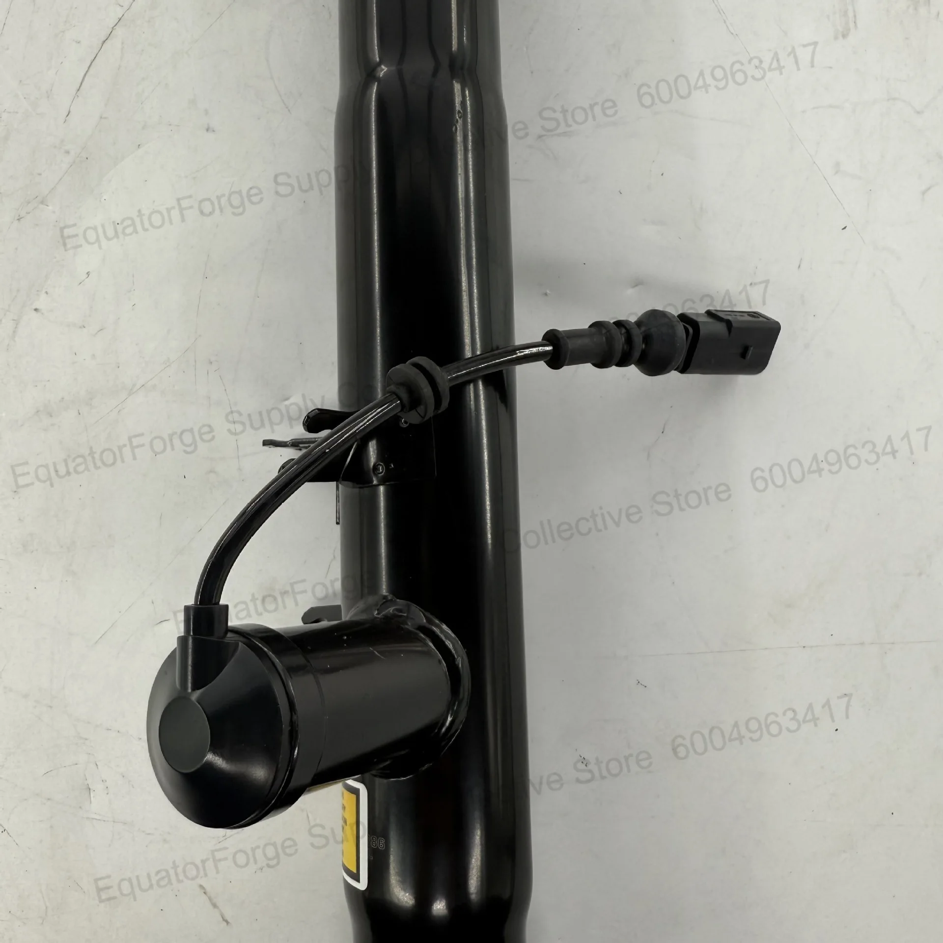 Comfortable Direct Fit High Stability Premium Durable Rear Shock Absorber for Audi A6 C6 OE Number 4F0616032H/4F0616031H