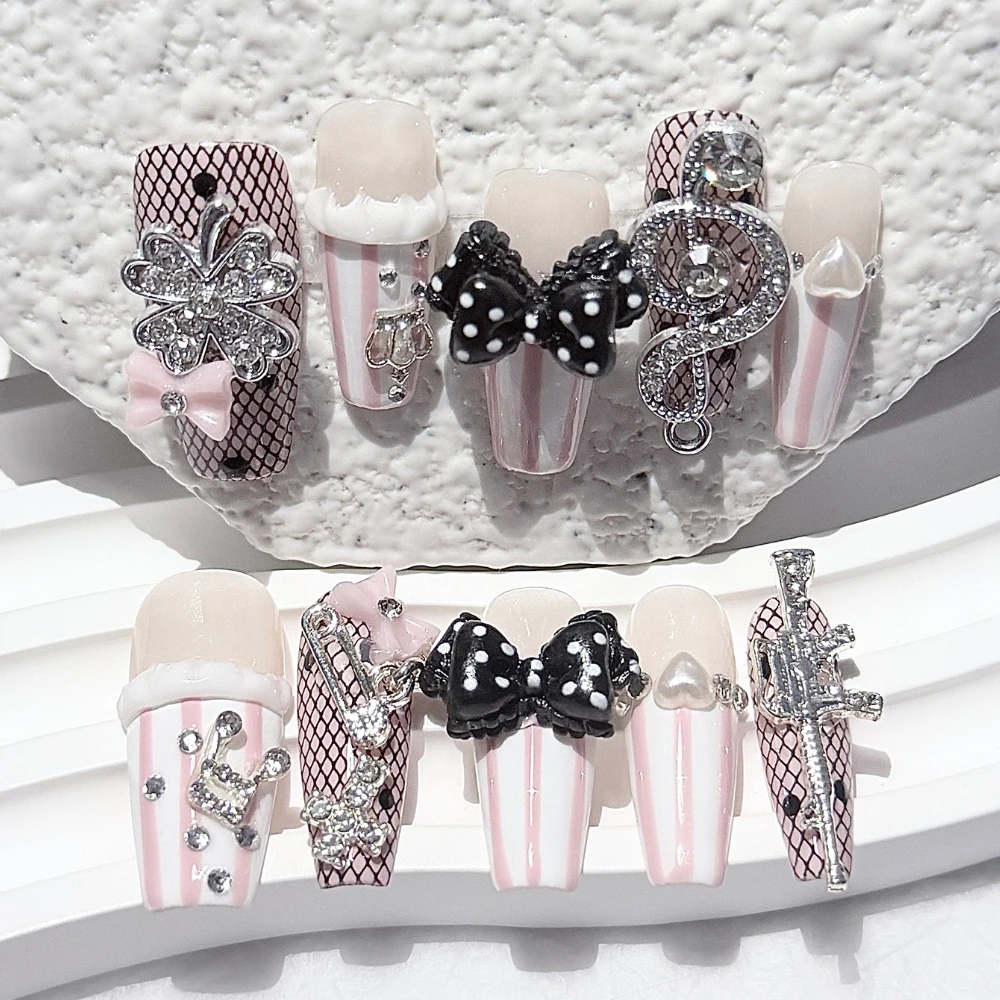 ヴィンテージY2Kプレスオンネイル ピンクの水玉模様 音符  - Nail Art Gliter のレビューと価格