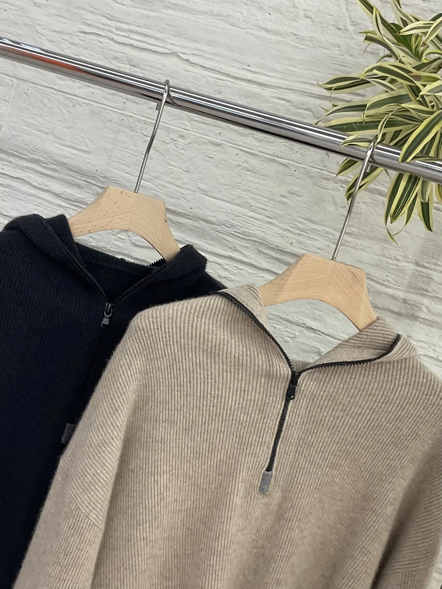 

Women's Autumn and Winter New Cashmere Hooded Half-Zip Loose Knit Sweater Coat