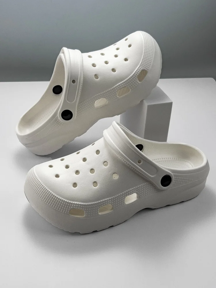 

Новые летние и осенние женские тапочки 2025 года – это модные, перфорированные, дышащие и универсальные тапочки для ношения на улице.