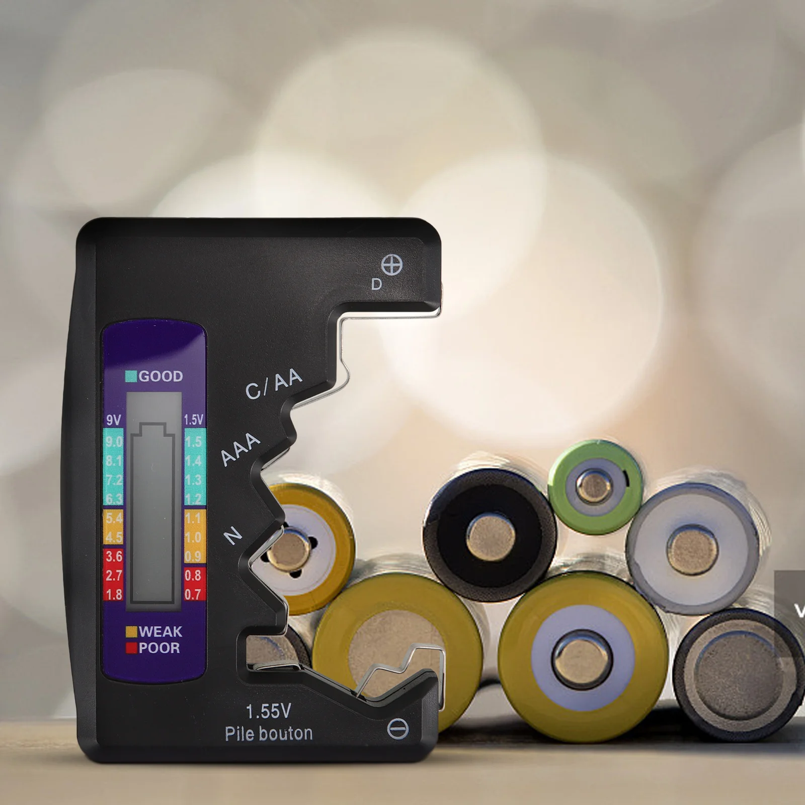 Przenośny tester baterii AA, AAA i baterii guzikowych - niezawodna dokładność, utrzymuje sprawność urządzenia.