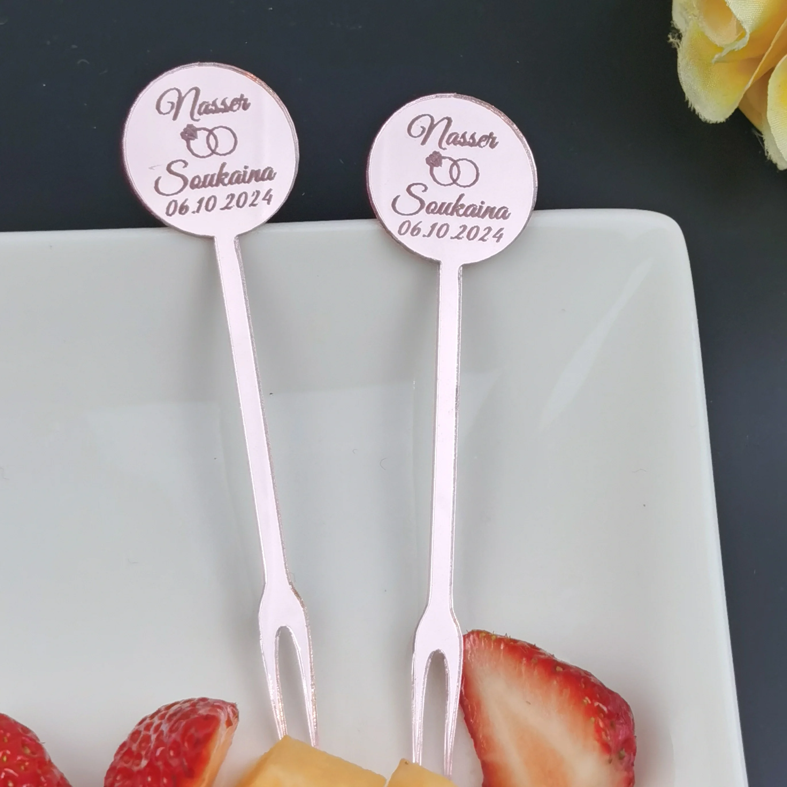 Personalized Round Mirror Fruit Fork Wedding Dining Custom Fork Wedding Decoration Custom Acrylic Dinner Edible 50/100
