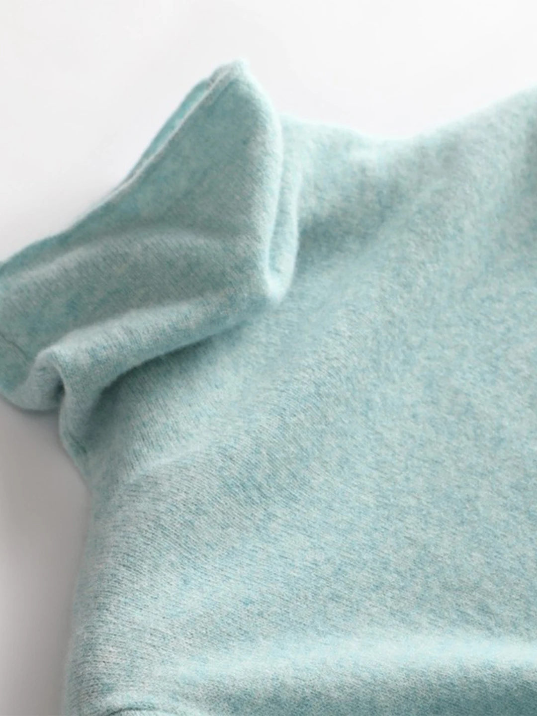 

Thickened Seamless High Collar Knitted Base Shirt Women's Autumn Winter Slim Fit Inner Wear High End Feeling Green Sweater