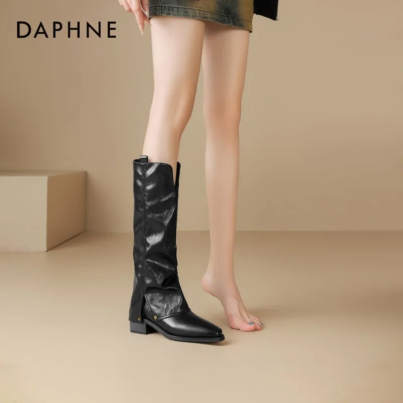 Pointed-leg Boot for Women in 2026 Autumn-winter Collection - Distressed Thick-soled Long Boots with Stacked Design view 5