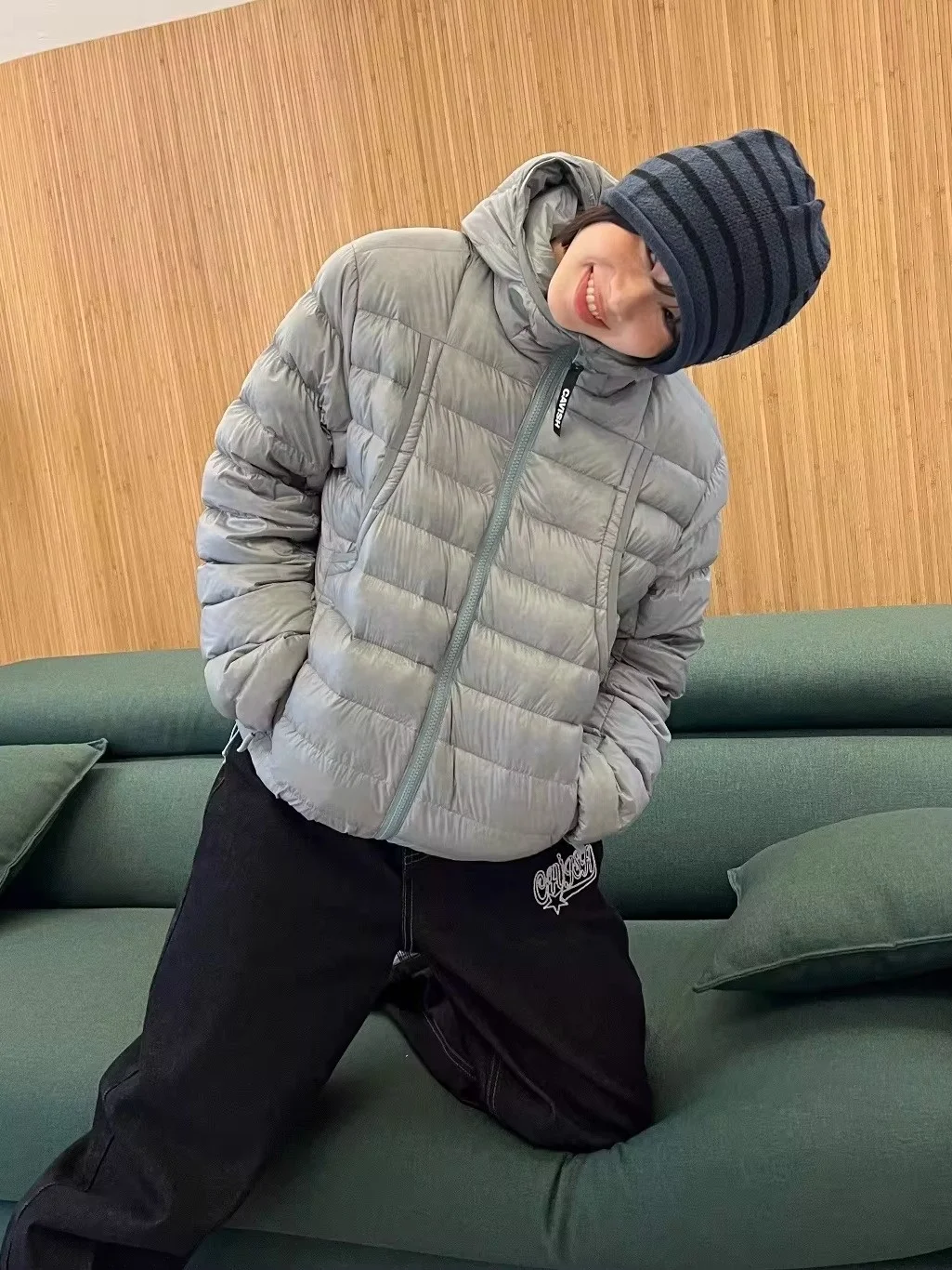 

Smoid Casual Outdoor Letter Embroidery Warm Loose Hooded down Jaet Coat Nylon Fabric Elastic Sealant ey Du down Filling