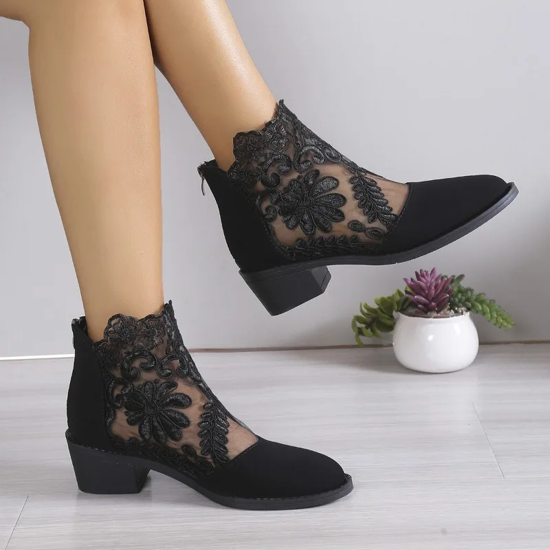 2023 New Women\'s Boots Hollow Lace Embroidery Block Heel Ankle Boots Fashion Pointed Toe Back Zip Pumps Bota Verano Mujer 35-43