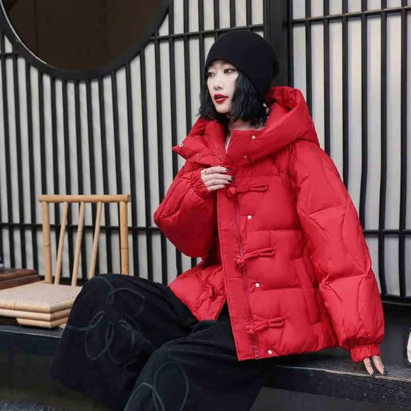 여성용 짧은 두꺼운 버클 후드 레트로 민족 스타일 화이트 덕 다운 루즈 다운 재킷 가을 및 겨울 신상 다운 재킷