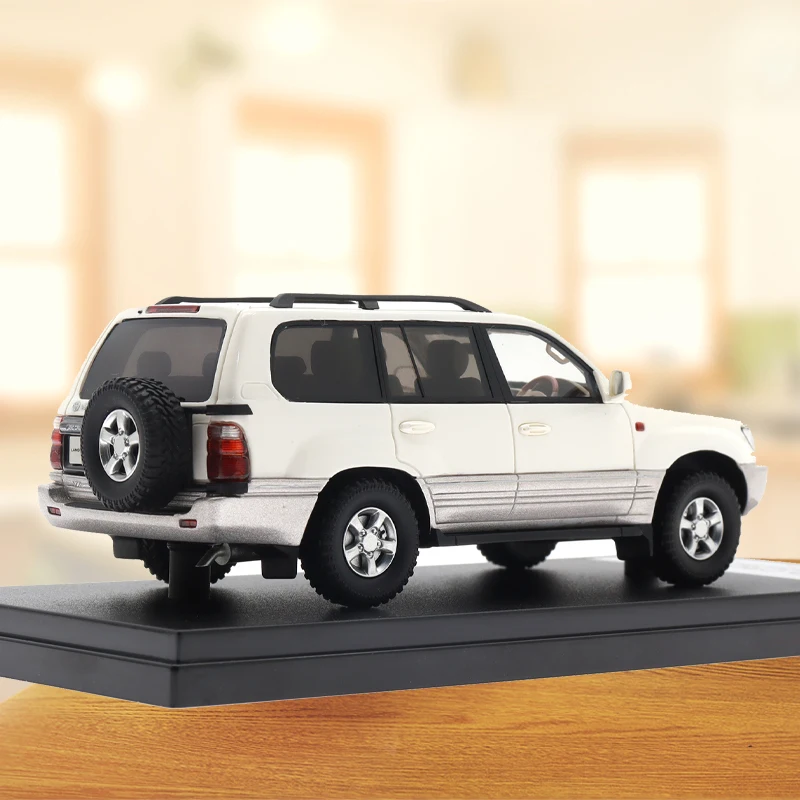 1/43 Scale Resin Die-casting Model For (2000) LAND CRUISER Classic Vehicles Car Model Toy Collection Decoration Gift