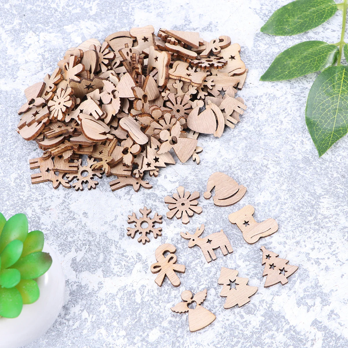 

100Pcs Christmas Wooden Piece Hanging Decoration Unique Lovely Shape for Various Parties Home Car Christmas Wooden Piece