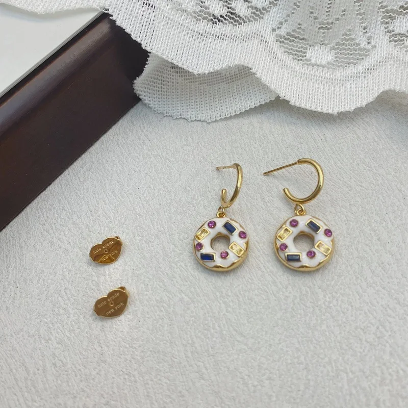 

VKVVA Niche Sweet Gold Plated White Enamel Donut Stud Earrings, C-shape Circle Colorful Rhinestone Fashion Ear Jewelry for Women