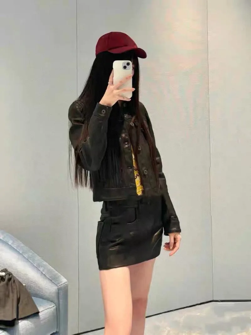 

Hot and spicy women's half skirt, fashionable and stylish, sexy, hip hugging PU leather short skirt, mini black skirt