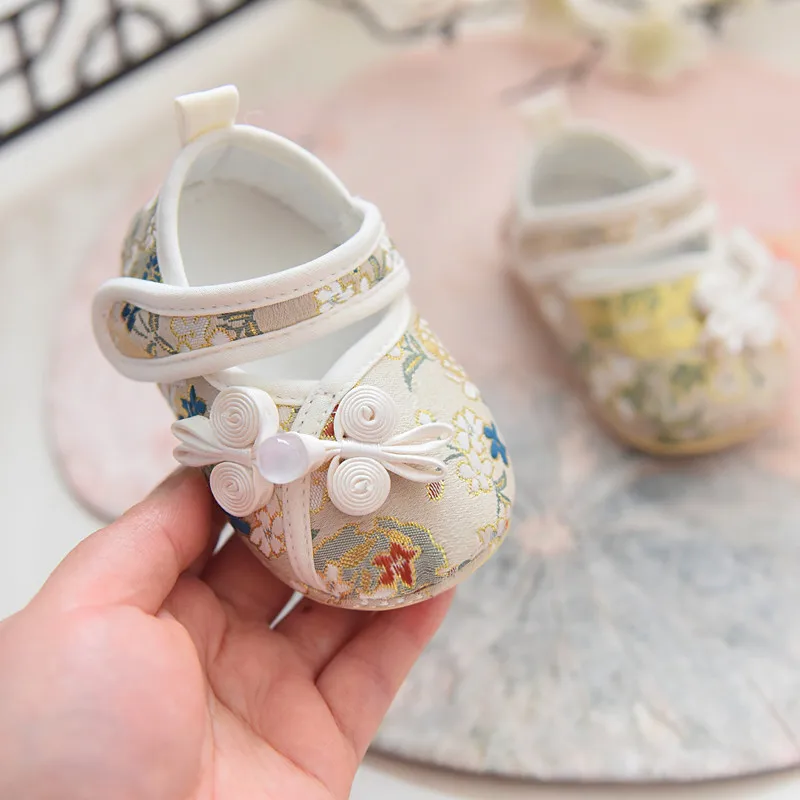 Spring Autumn and Summer Baby Girl Cloth Shoes Baby Soft Sole Toddler Shoes National Style Embroidery