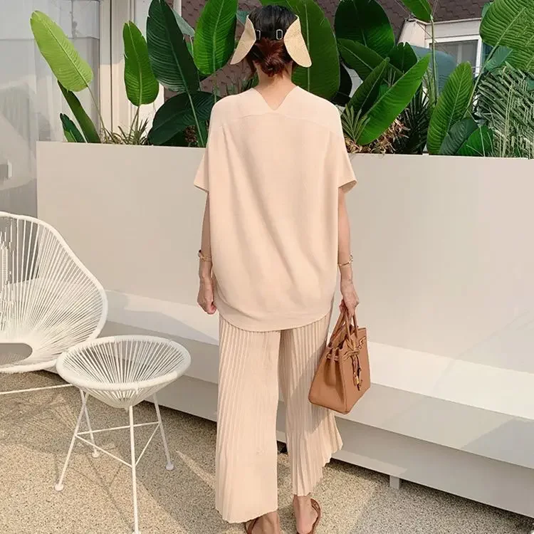 High End Ice Silk Knitted Women\'s Tracksuit Summer V-neck Short Sleeve Loose Sweater + Folds Wide Leg Pants Two Piece Set Suit