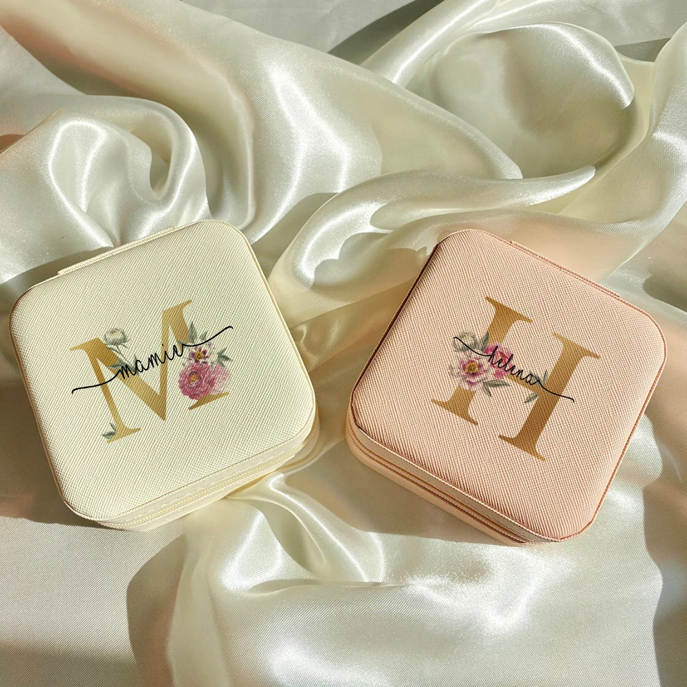 Personalized Jewelry Boxes Bridesmaid Gift Bridesmaid Jewelry Case Maid of Honor Personalized Gifs Women Travel Jewelry Case