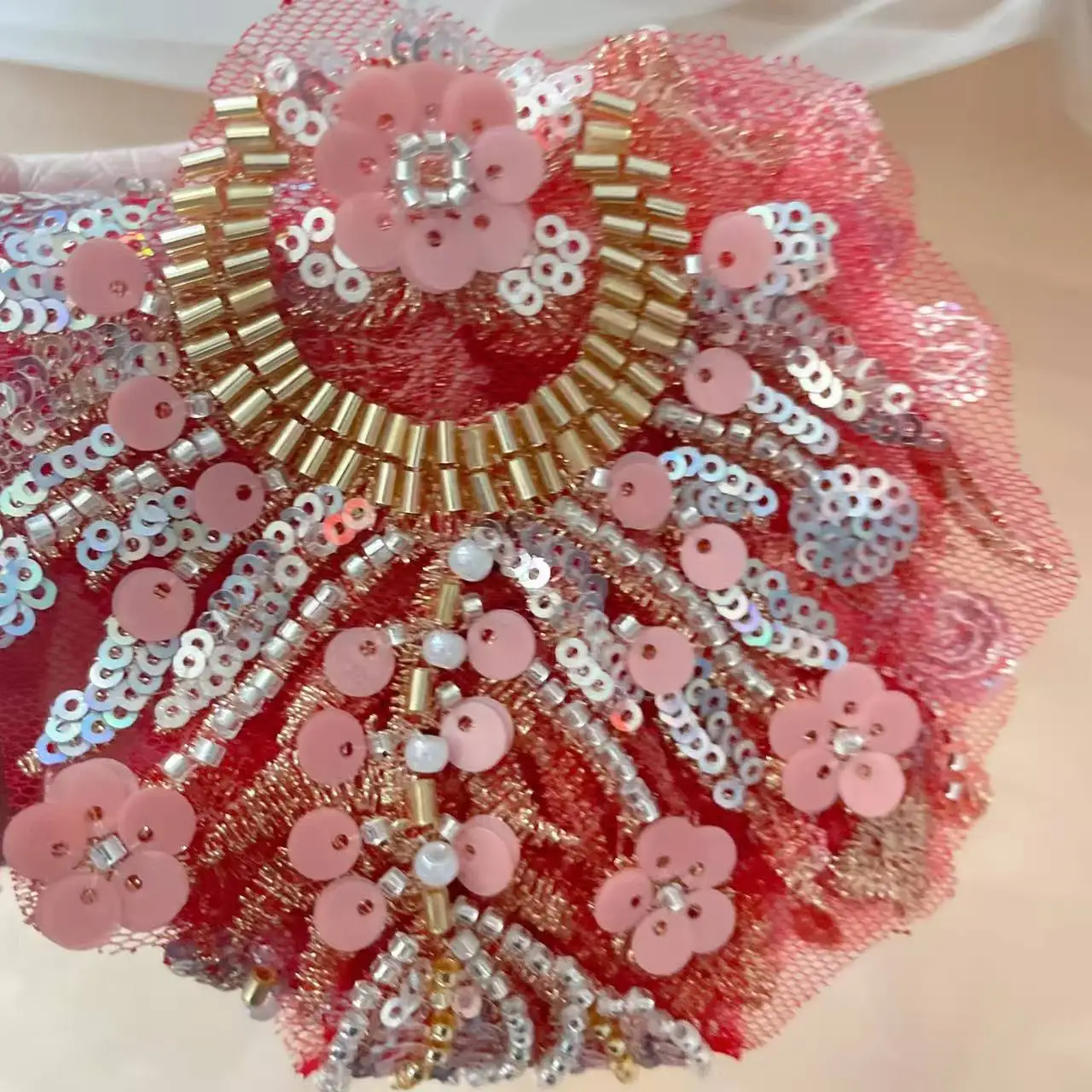 1Pair. Pearl Embroidered Lace Mirror Flower Shining Dance Costumes and Headwear, Children\'s Clothing Applique.RS24497