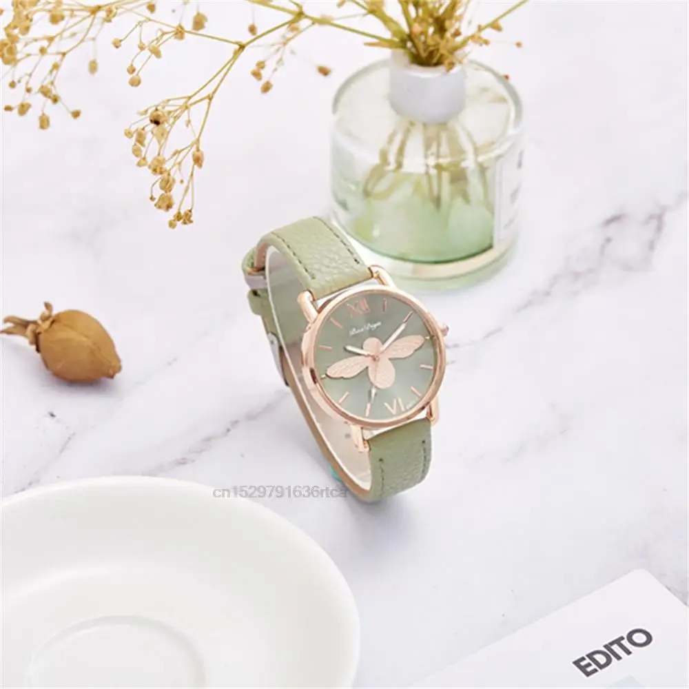 Simple Little Insects Design Women Watches Vintage Green Leather Ladies Luxury Wristwatches Fashion Casual Female Quartz Clock