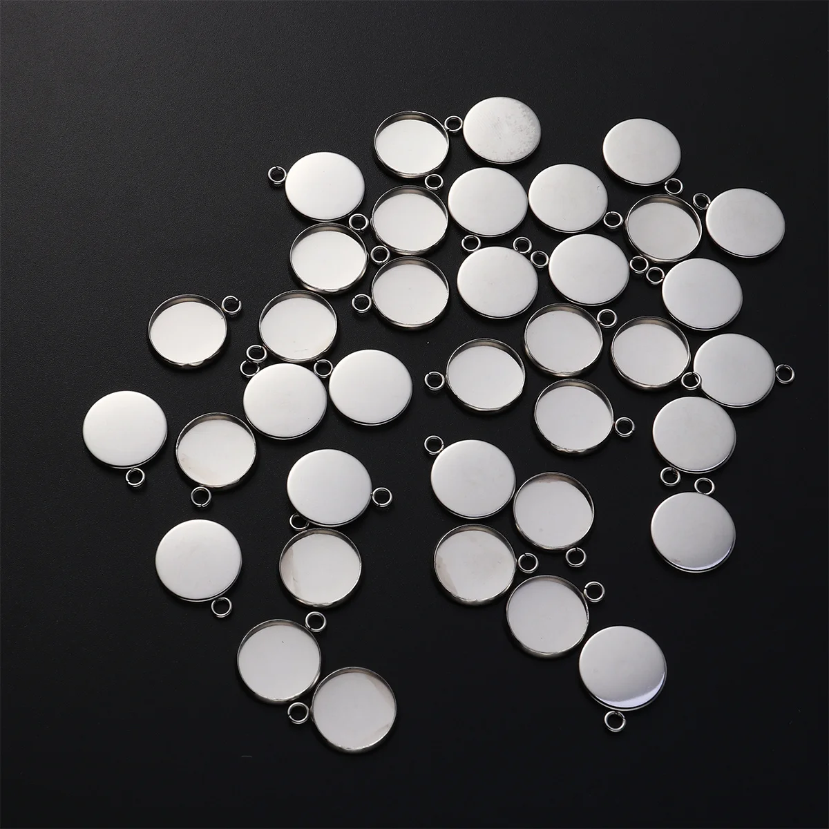 

50pcs 16Mm Stainless Steel Bezel Pendant Trays Round 18Mm Outside 16Mm Inside Diy Jewelry Making Accessories For Necklace
