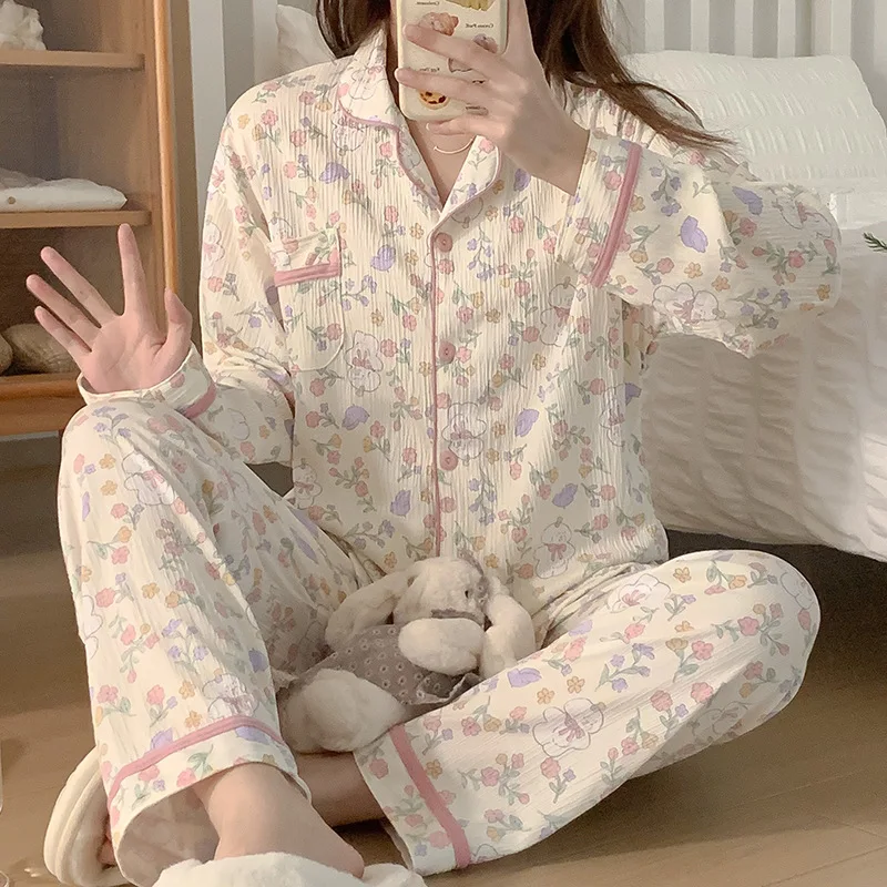 Women\'s Rustic Style Floral Long-sleeved Pajamas Homewear    Ladies Long-sleeved Faux Cotton Crinkle Fabric Loose Cute and Sweet