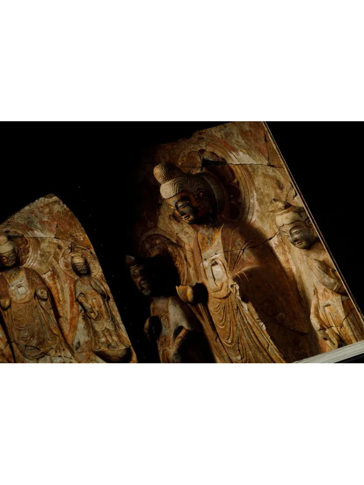Book-Winshare Gazing at Each Other The Art Of Sculptures From Longxing Temple in Qingzhou