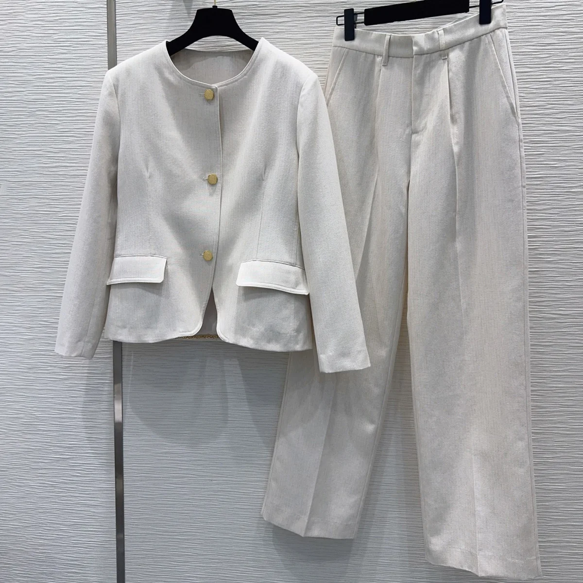 High Quality Women Round Neck Gold Button Short Jacket Set, High Waist Pleated Wide Leg Pants 2 Piece Outfit lyt26101236