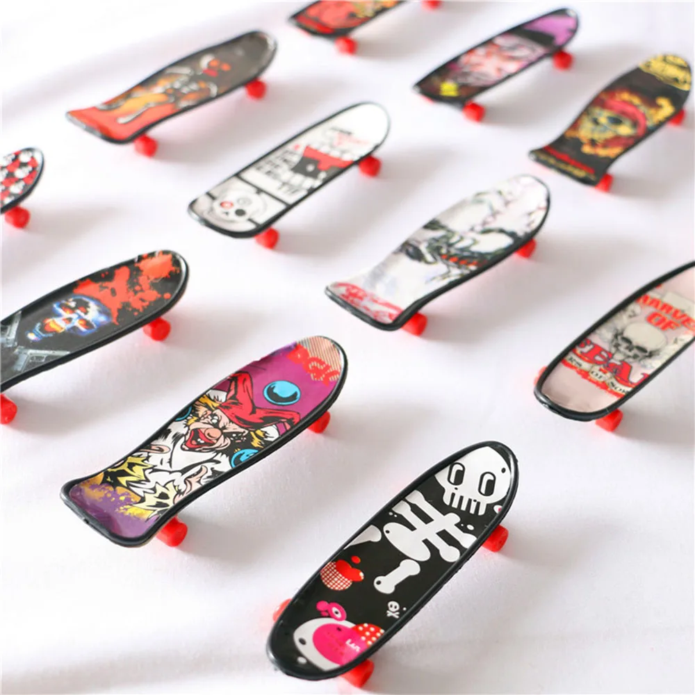 1 Pcs Doll Accessories Plastic Skateboard Miniature items 1/12 Dollhouse 1/6 BJD ForBarbies Doll Anime Stickers Cool Gift Child