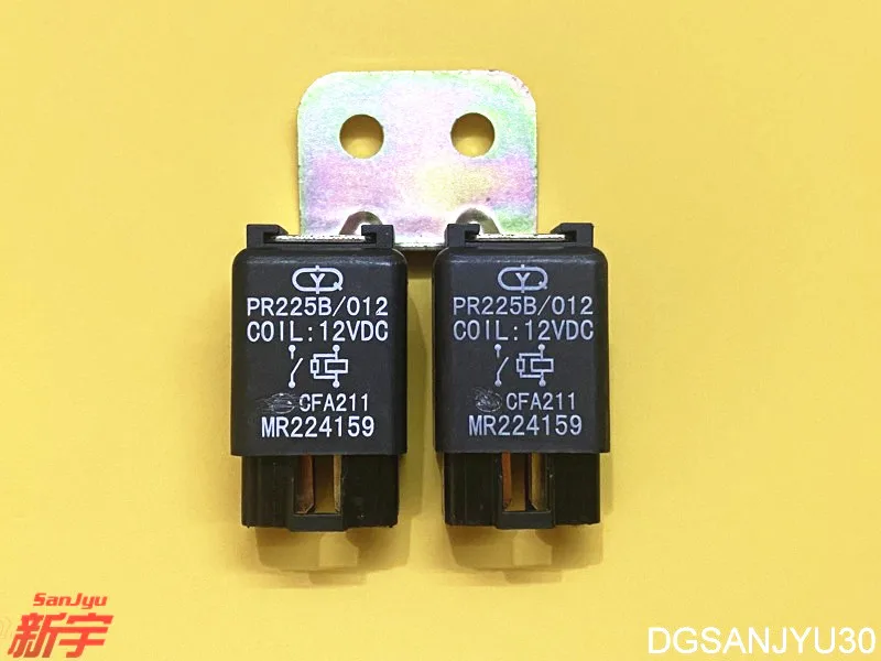 PAJERO2 L300 L400 DELICA RELAY 2pcs MR224159