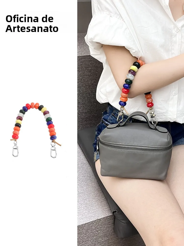 alca-de-ombro-artesanal-com-cabeca-de-dragao-e-micangas-coloridas-para-bolsa-com-suporte-para-lancheira